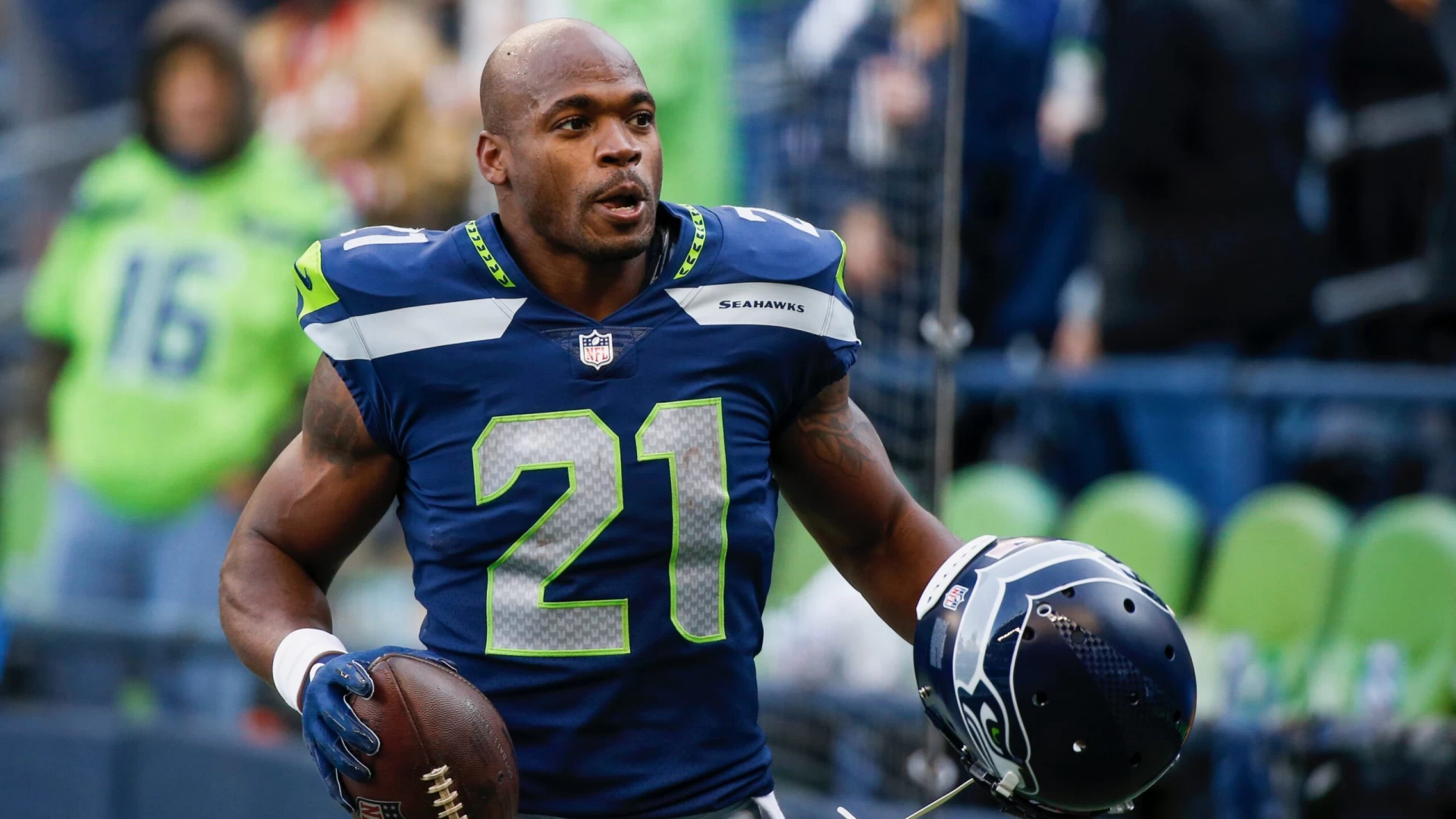 RB Adrian Peterson Not Officially Retired