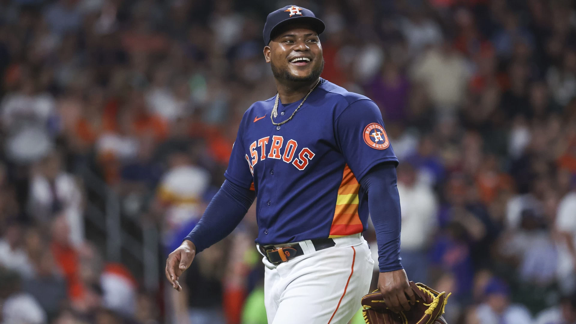Should You Back the Astros or Rangers In the MLB’s AL West?