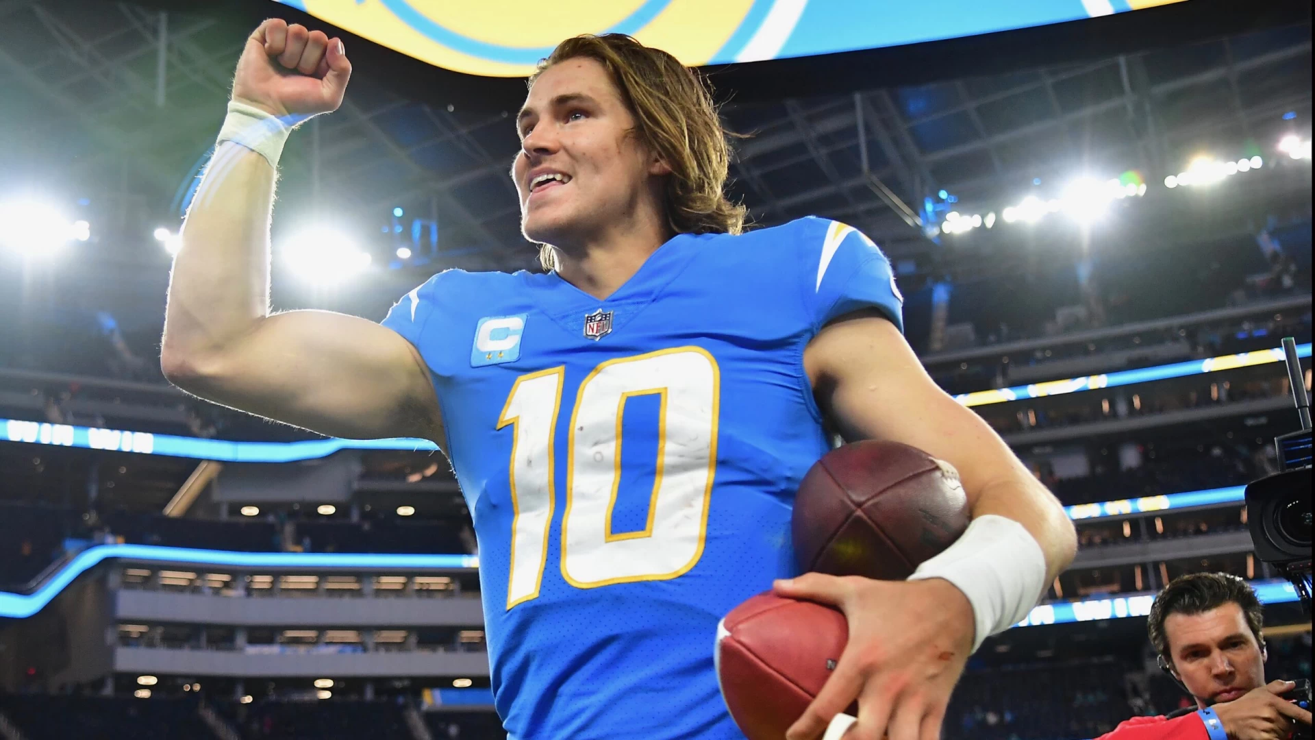 Herbert Signs Highest Paid Quarterback Deal With Chargers