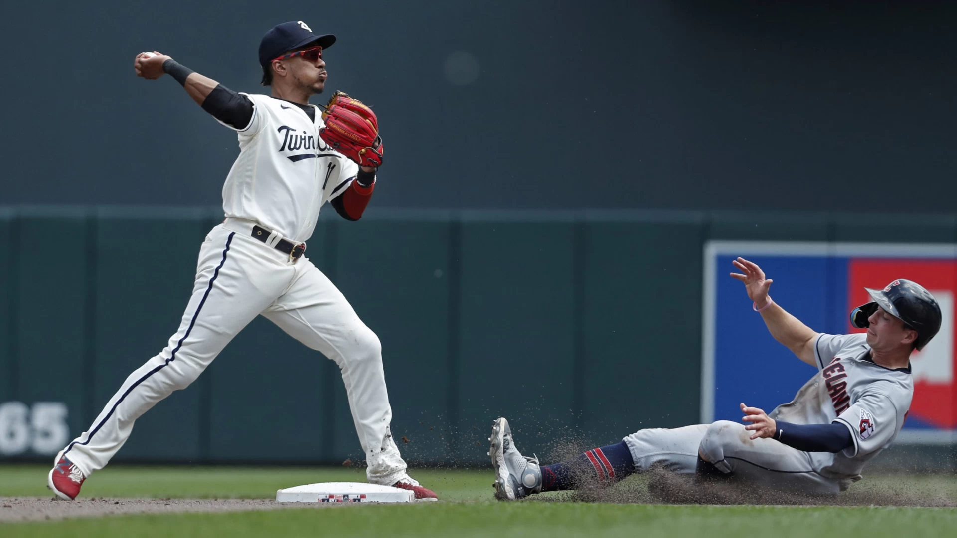 AL Central Winner: Better Off Backing the Guardians or Twins?