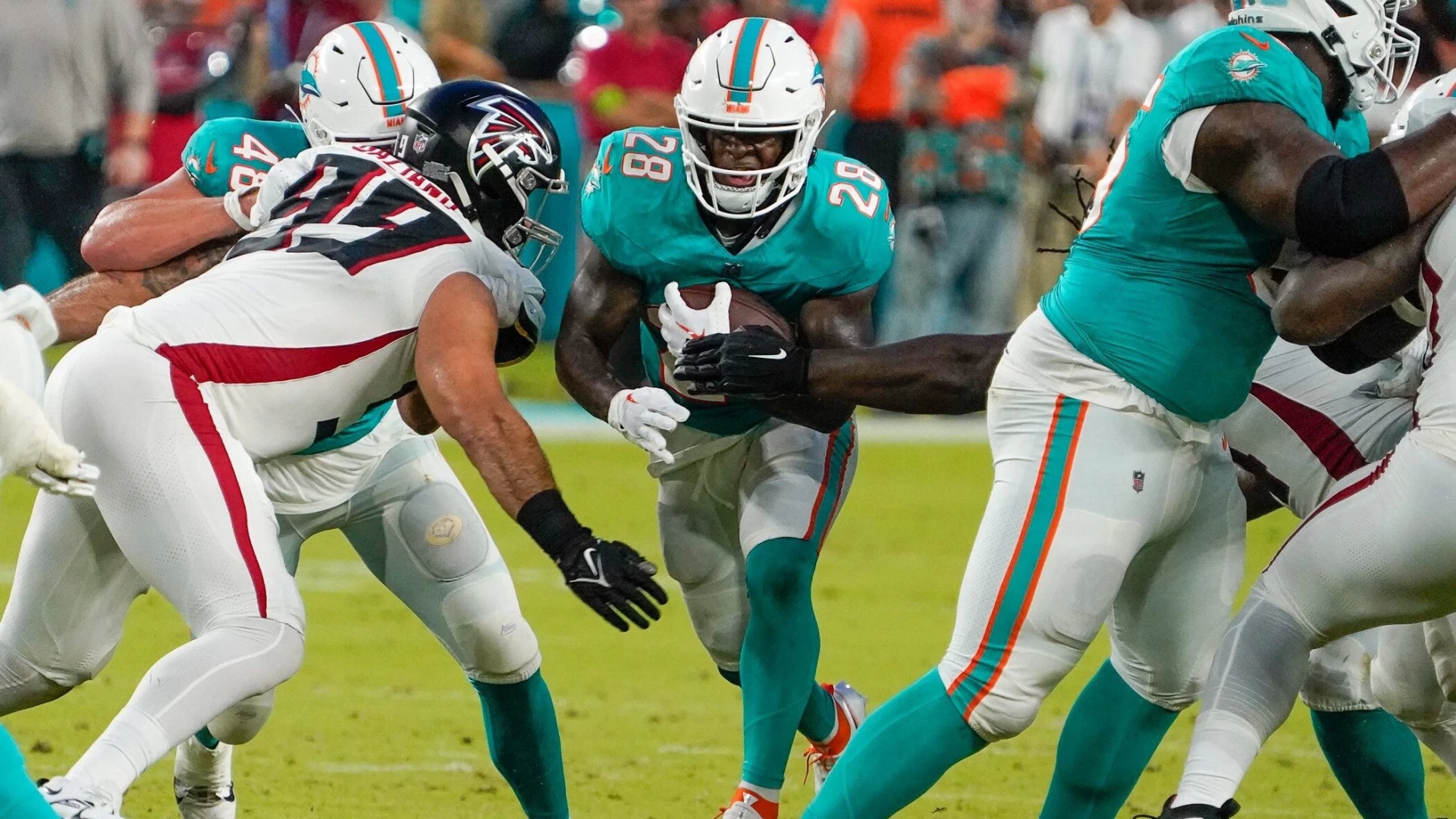 Dolphins Fantasy Outlook: Unleash the Speed of De’Von Achane