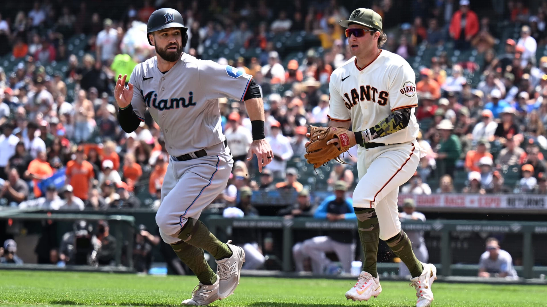 Do the Marlins or Giants Have the Advantage in the NL Wild Card Race?
