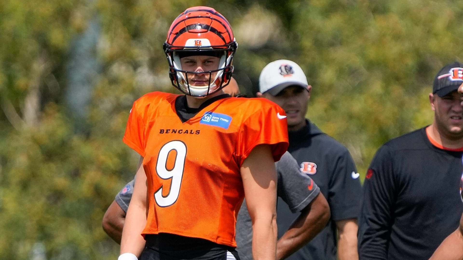 Joe Burrow’s Calf Injury Raises Concerns Ahead of Sunday’s Matchup