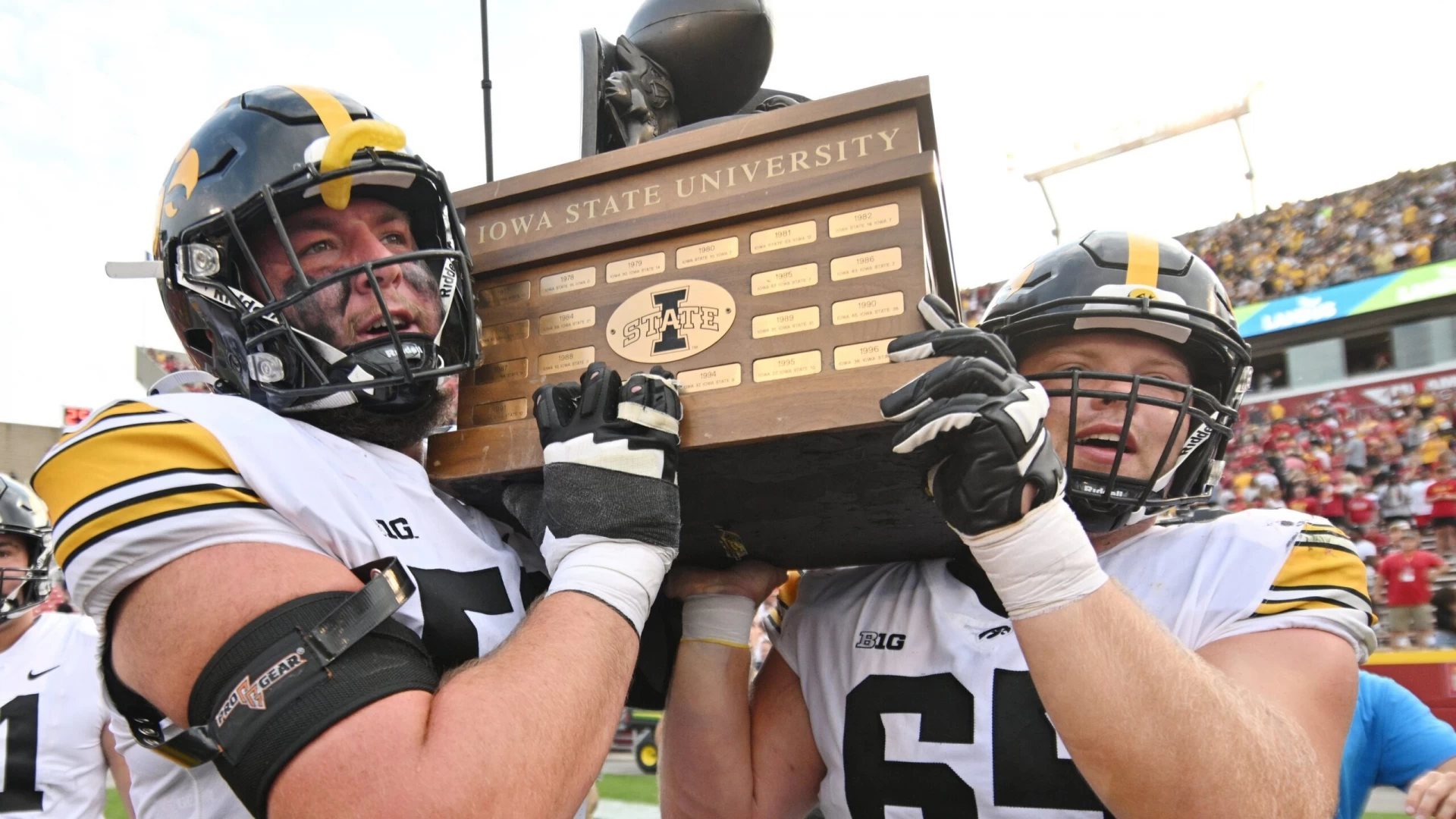 Big Ten Football Power Rankings After Week 2: Iowa Wins Cy-Hawk