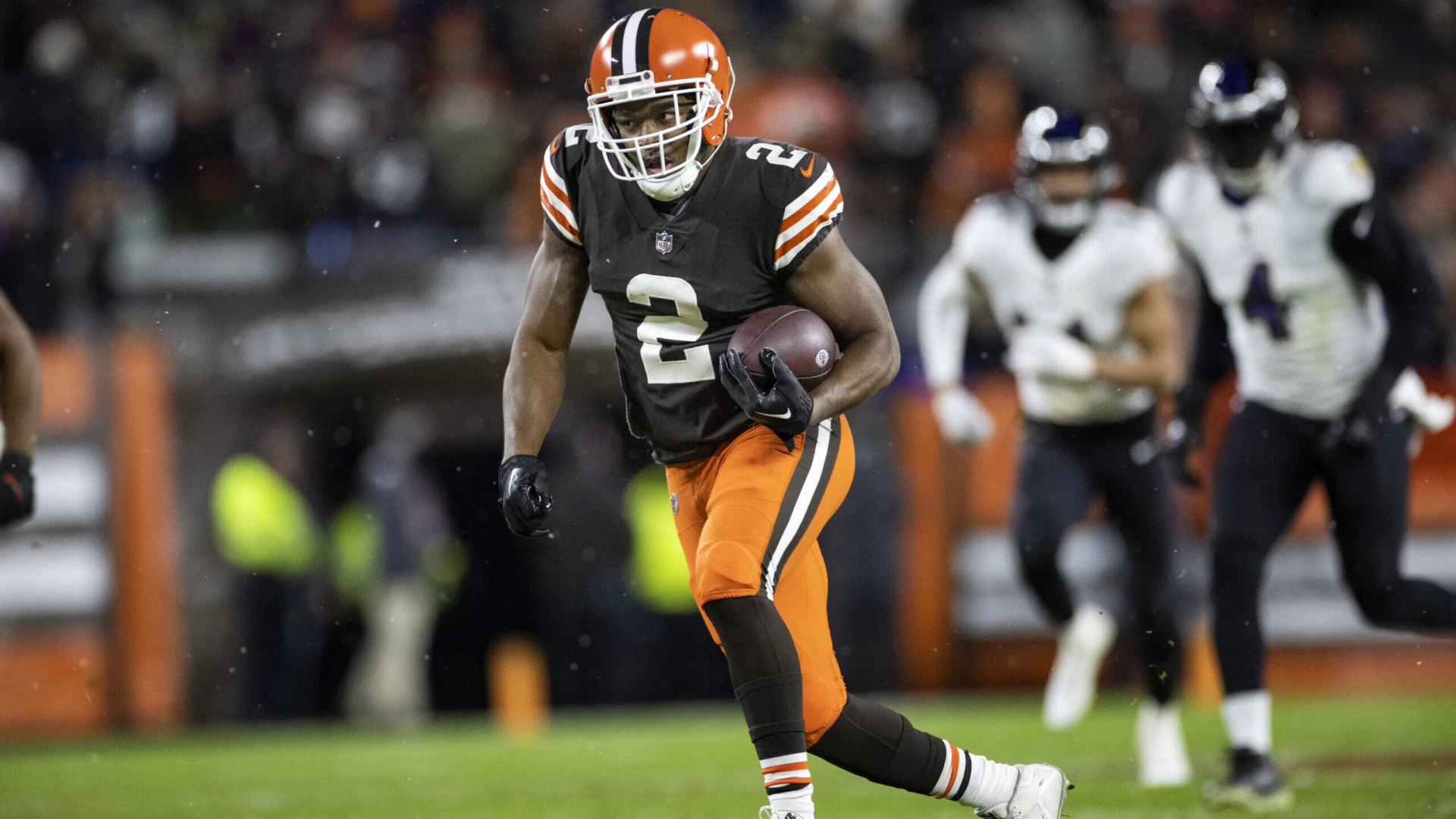 Browns waiting to decide Nick Chubb's status for Texans matchup