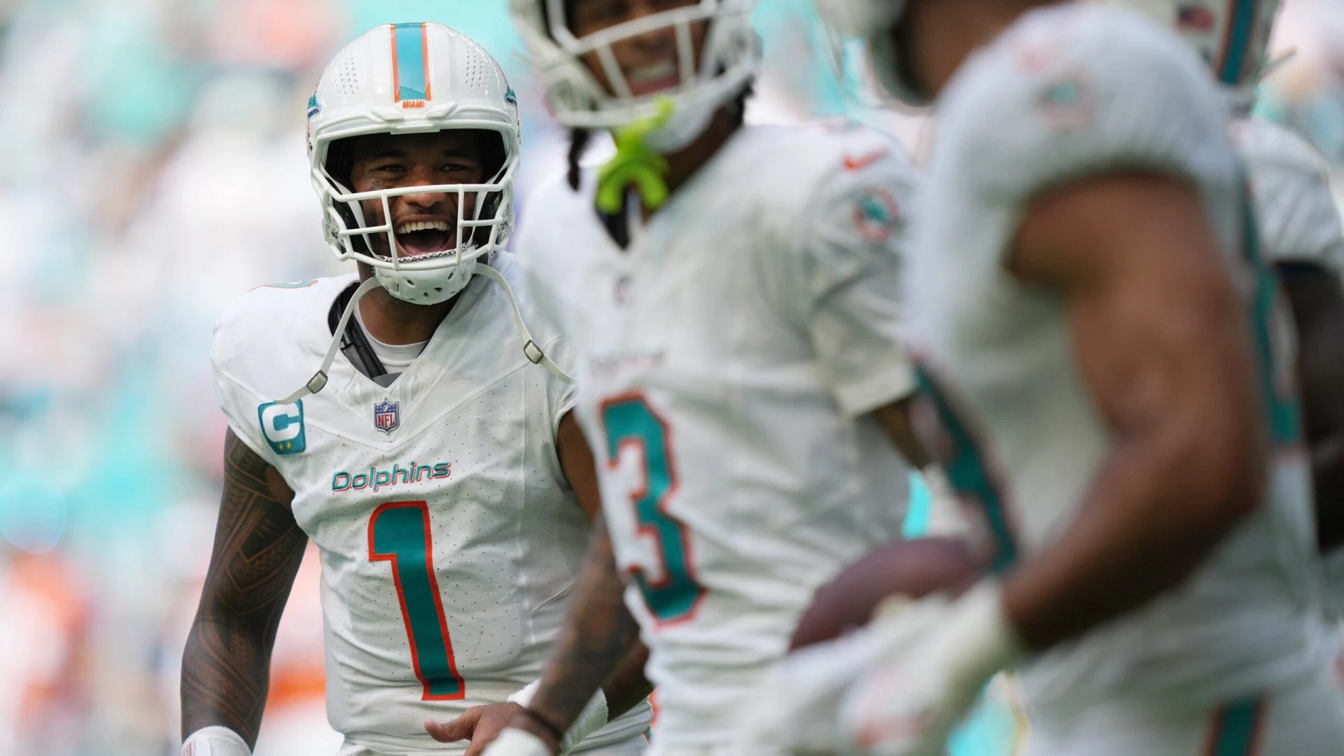 Best NFL same-game parlay for Dolphins vs. Bills in Week 4