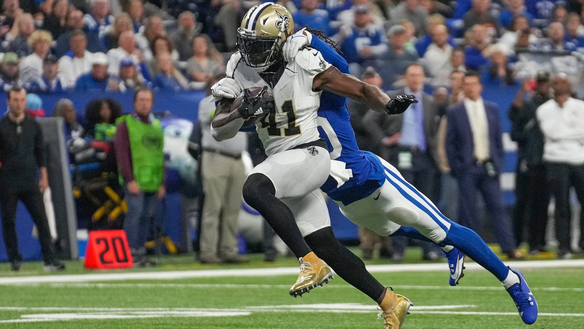 Alvin Kamara is the Heart of the Saints’ Attack vs. Bears