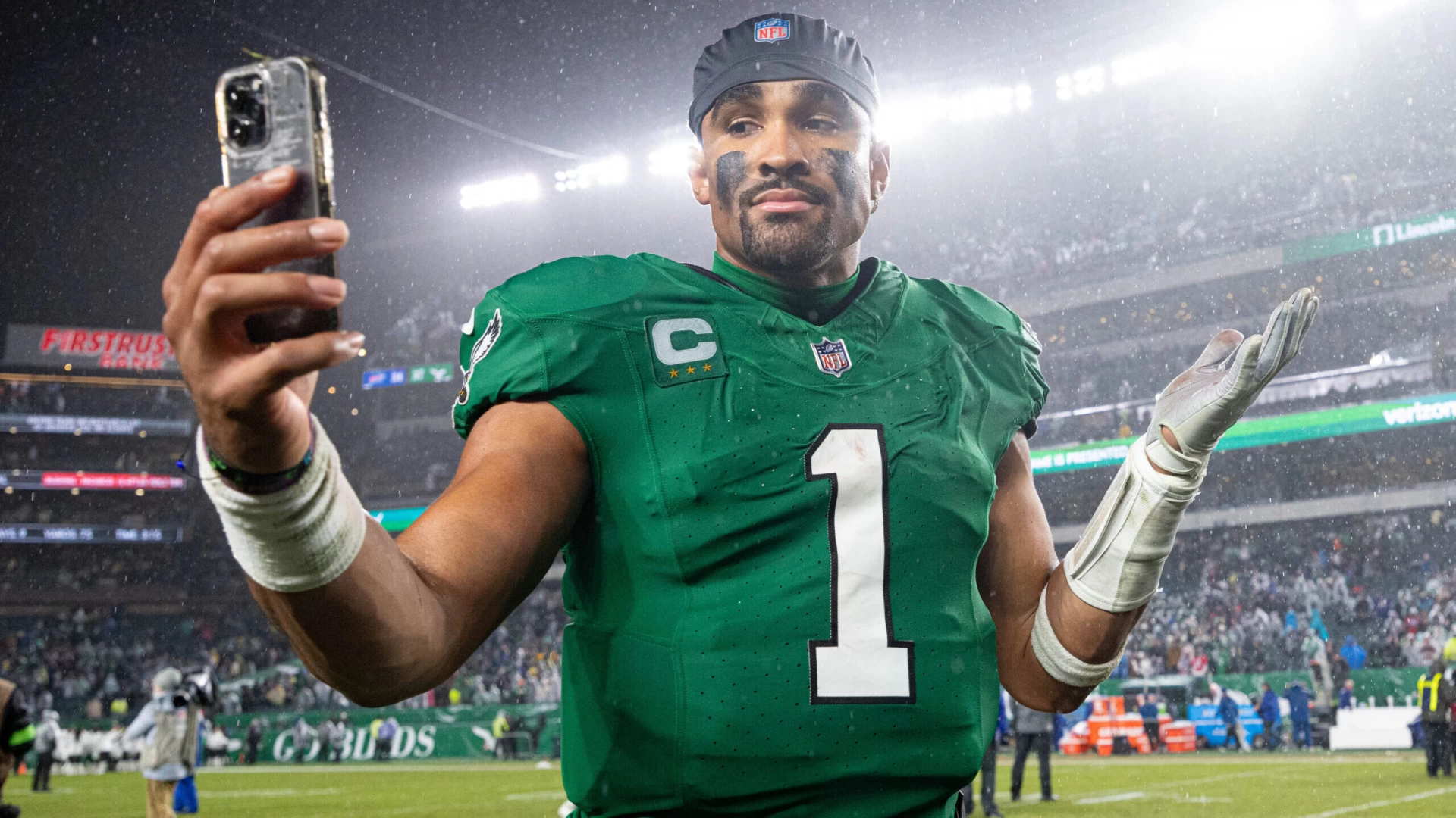 NFL MVP Race Heats Up: Hurts, Mahomes, Prescott – Who Leads?