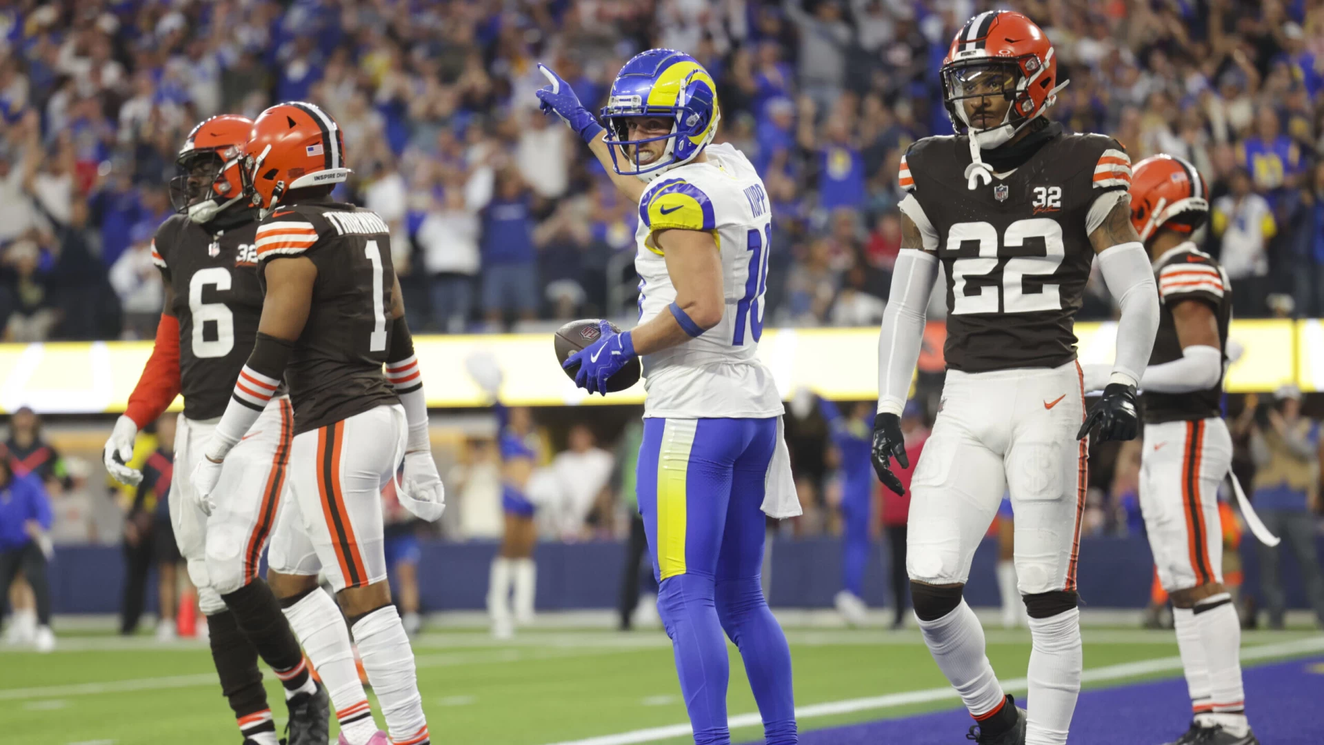 Browns Defensive Struggles: Unraveling the Rams Game Fallout