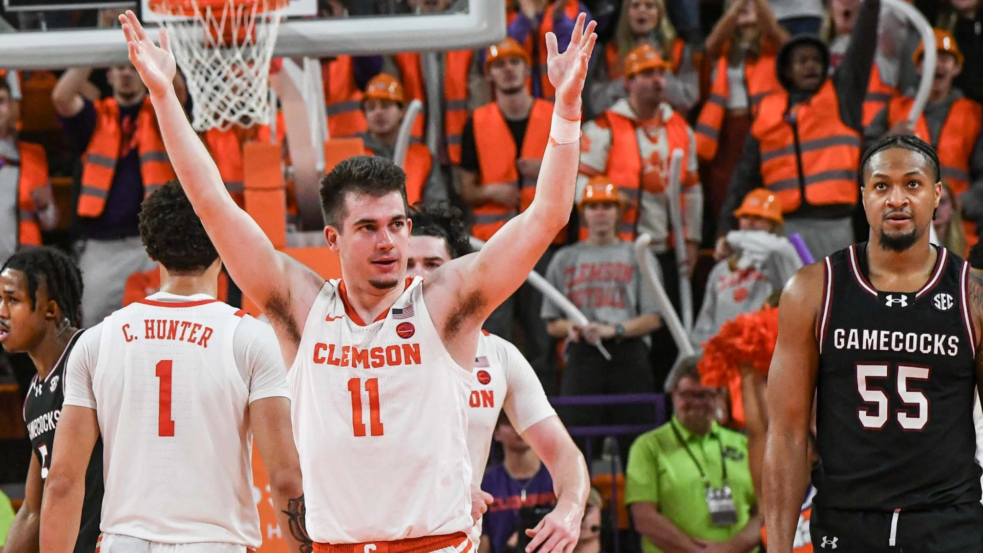 Perfect Start: Clemson Tigers Defend Undefeated Record Against South Carolina Gamecocks