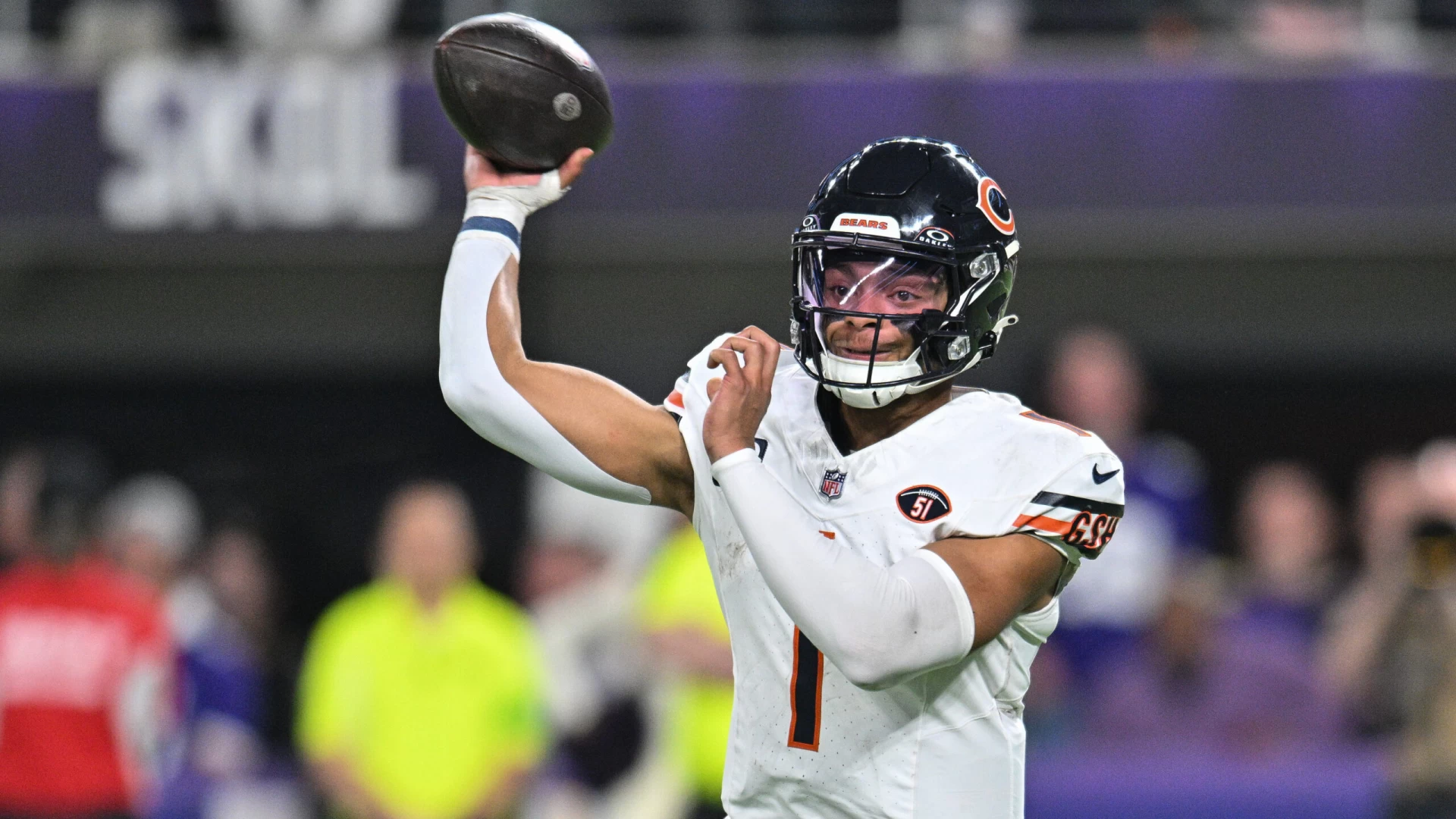 Bears’ Justin Fields Benefits From Home Meeting vs. Lions