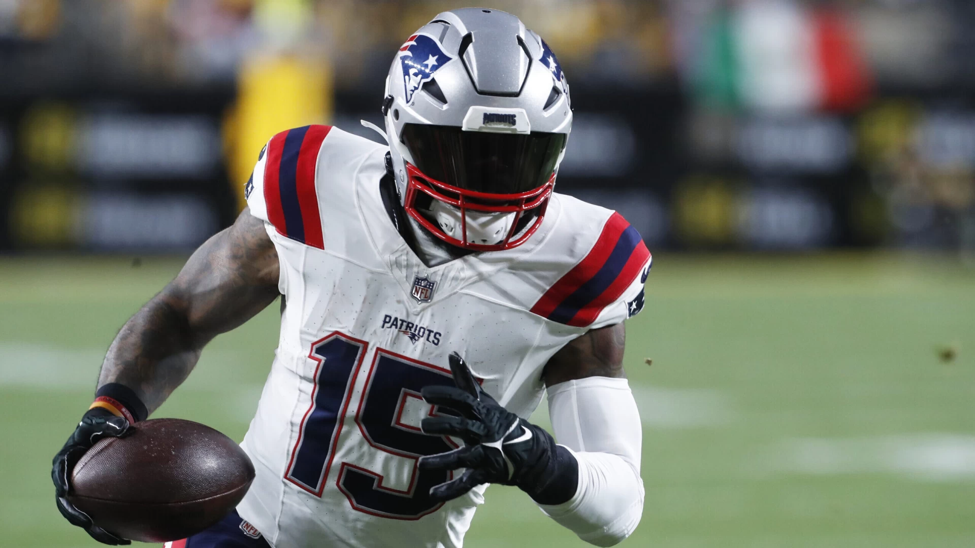 Don’t Underestimate Ezekiel Elliott’s DFS Appeal in Week 15