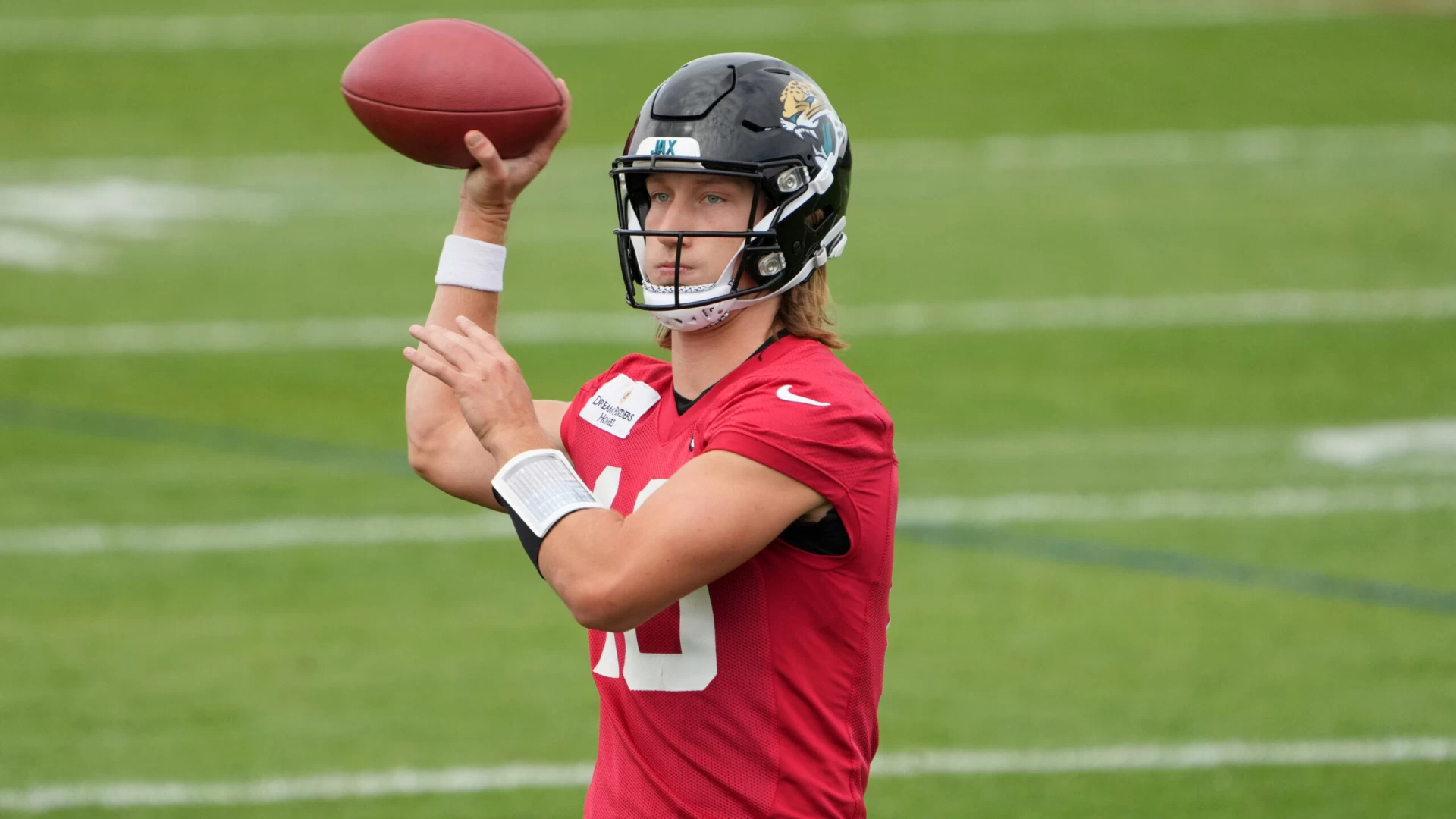 Trevor Lawrence’s Availability Key Factor in Jags-Titans Matchup