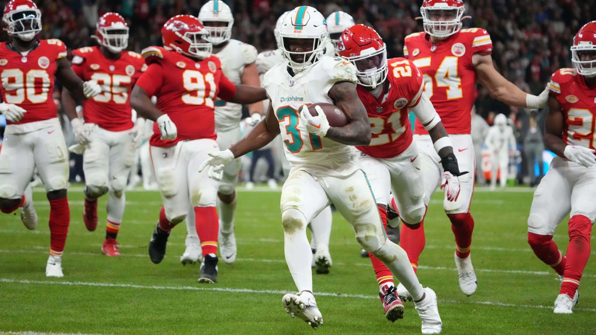 Warren Sharp Explains the Dolphins Best Chance at Upsetting the Chiefs