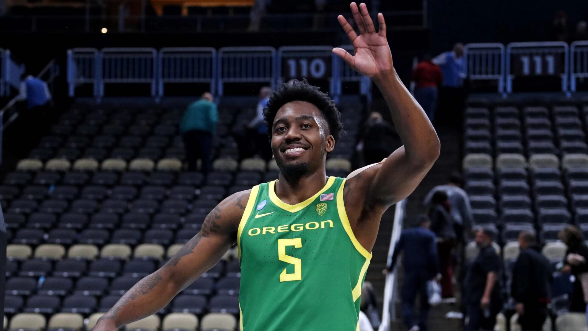 Jermaine Couisnard Leads Oregon to Victory with 40-Point Performance