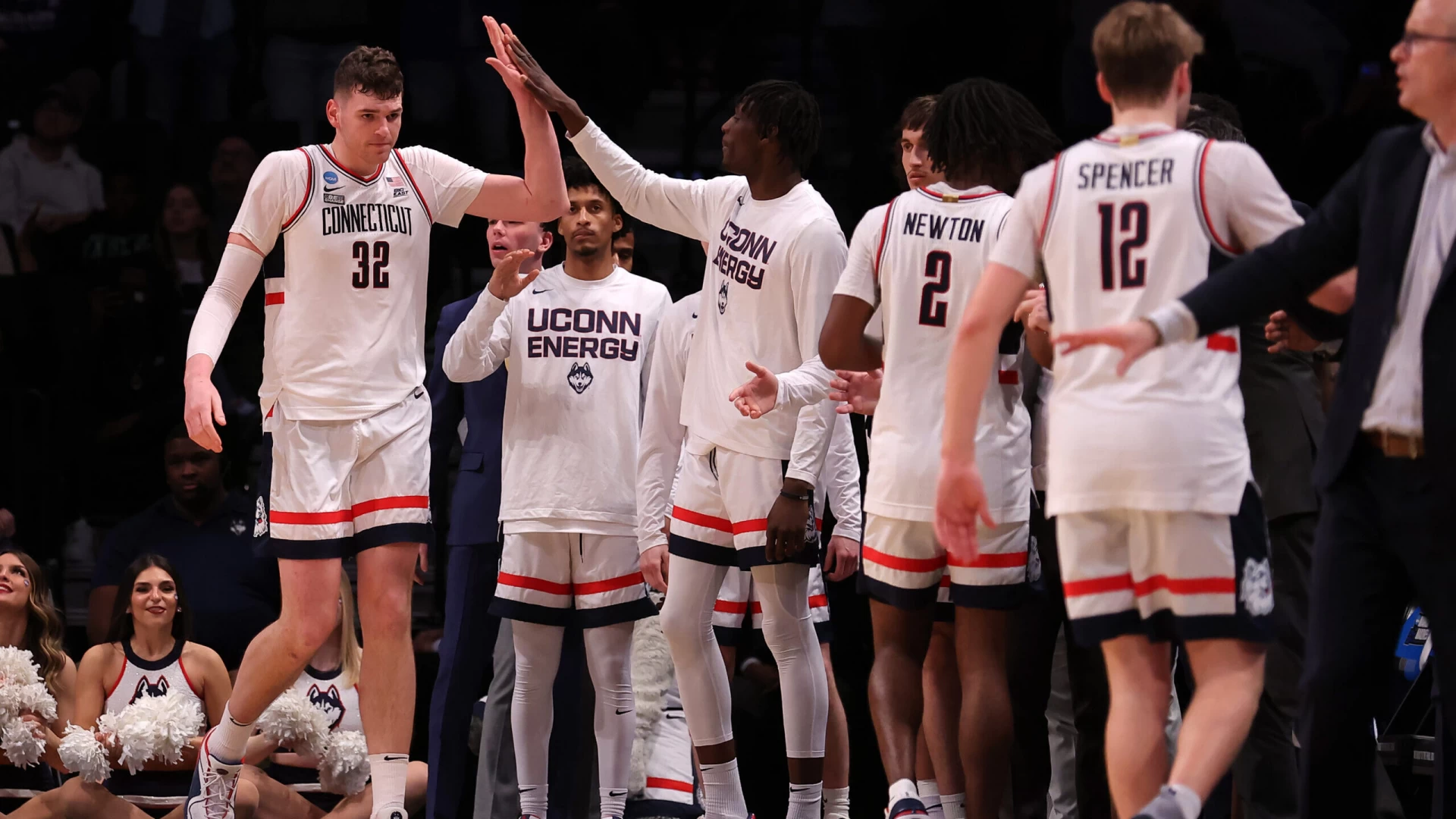 UConn Basketball: Analyzing Odds Shifts & Betting Strategy at +210