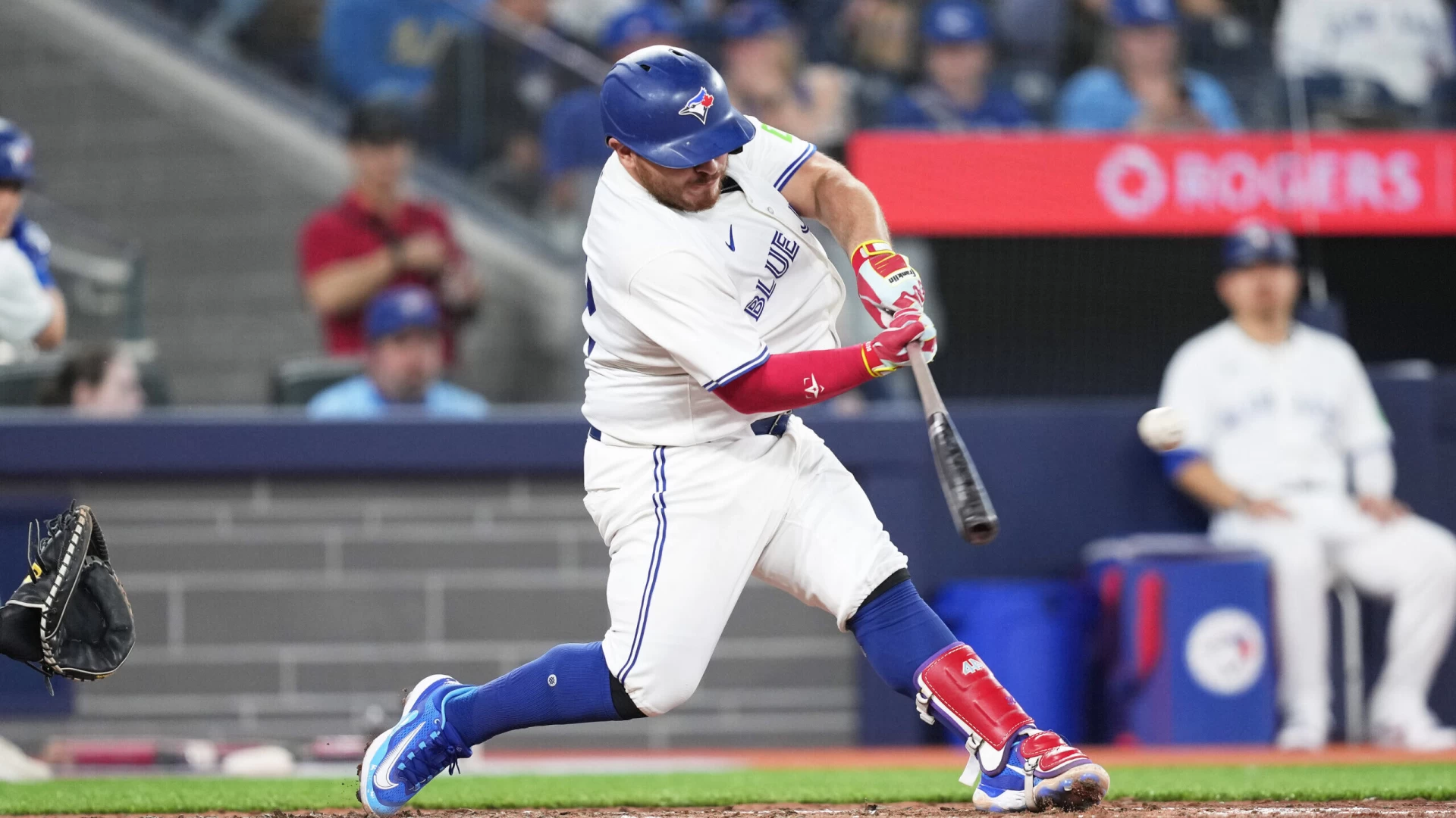 Blue Jays Edge Yankees 3-1 in Tight AL East Battle