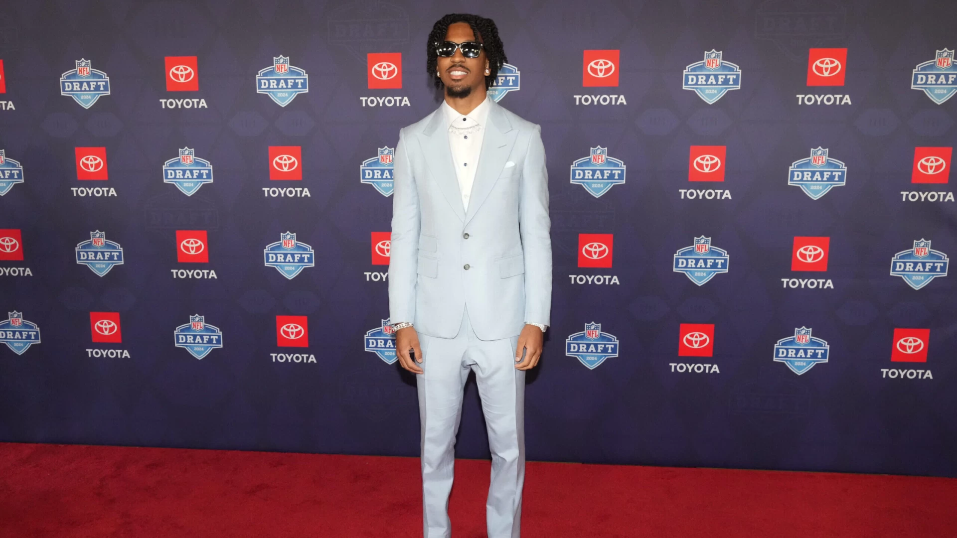 Jayden Daniels Goes 2nd Overall to Washington Commanders in 2024 NFL Draft