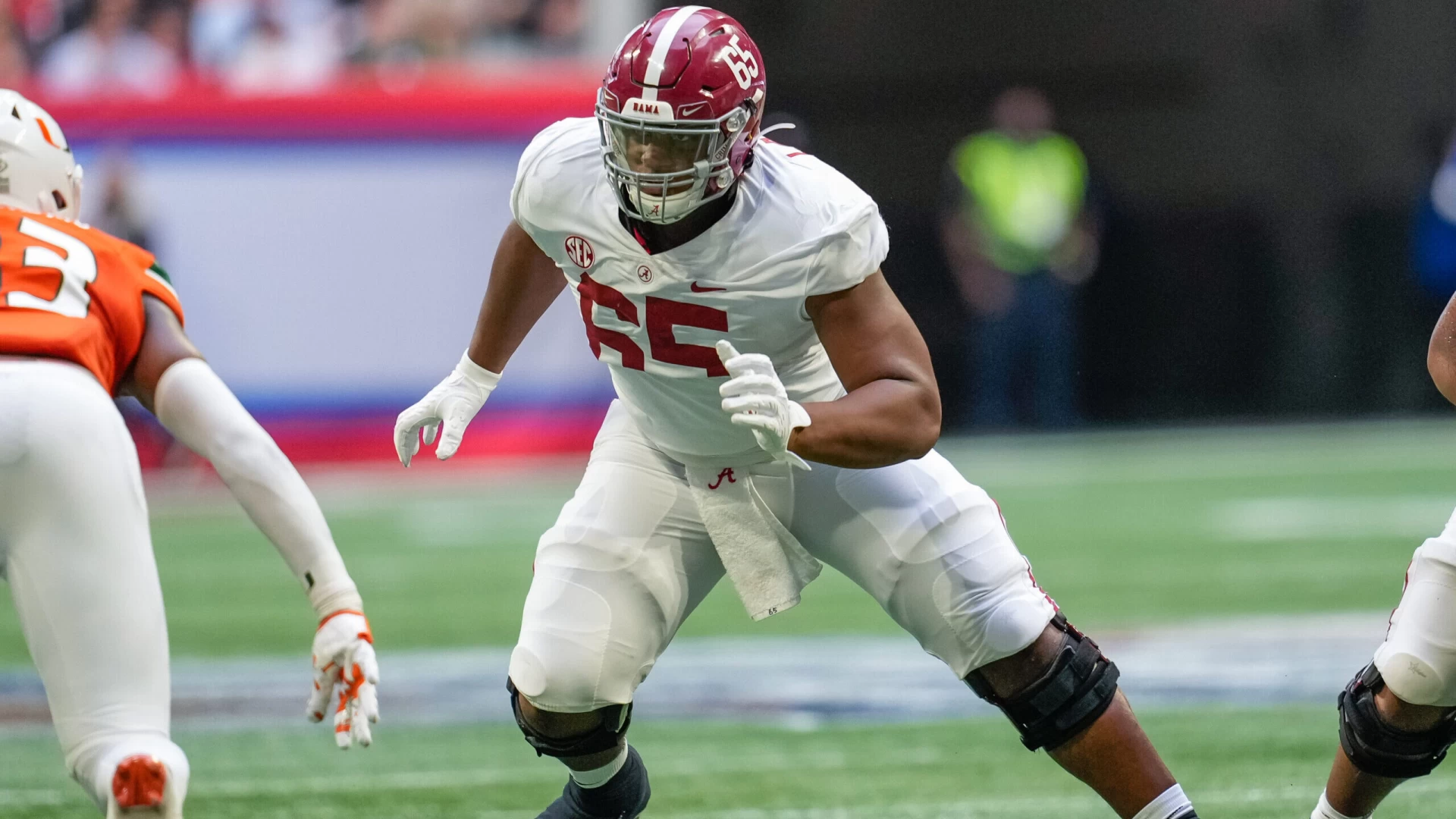 JC Latham Goes 7th Overall to Tennessee Titans in 2024 NFL Draft