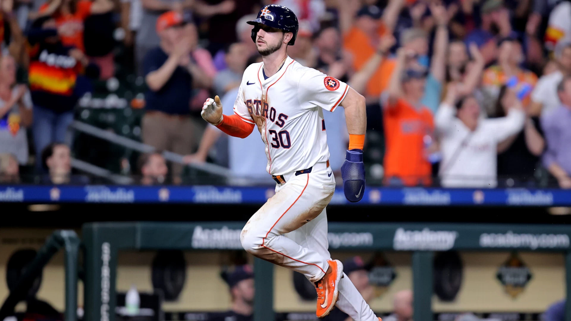 Astros’ Thrilling 10-9 Win Over Guardians in Extras