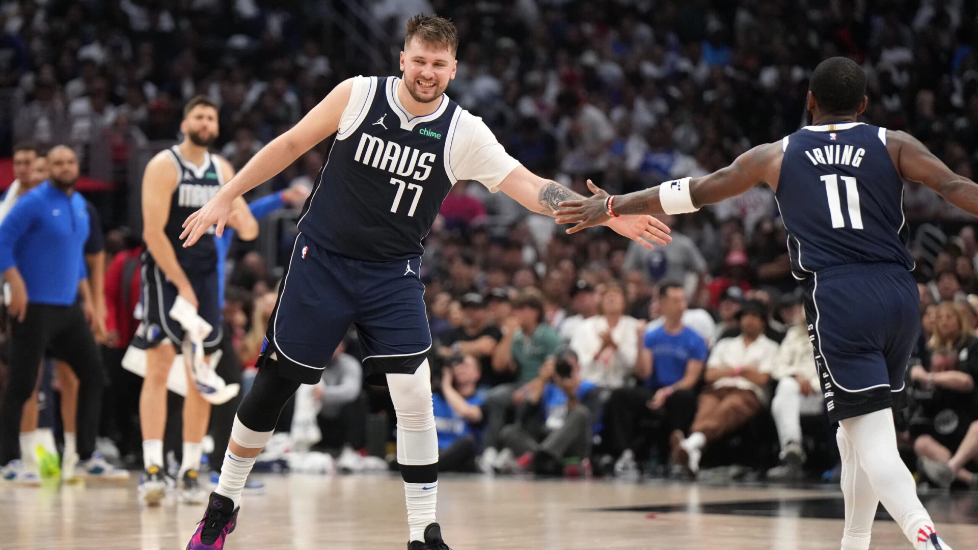 Mavs Crush Clippers 123-93, Take 3-2 Series Lead