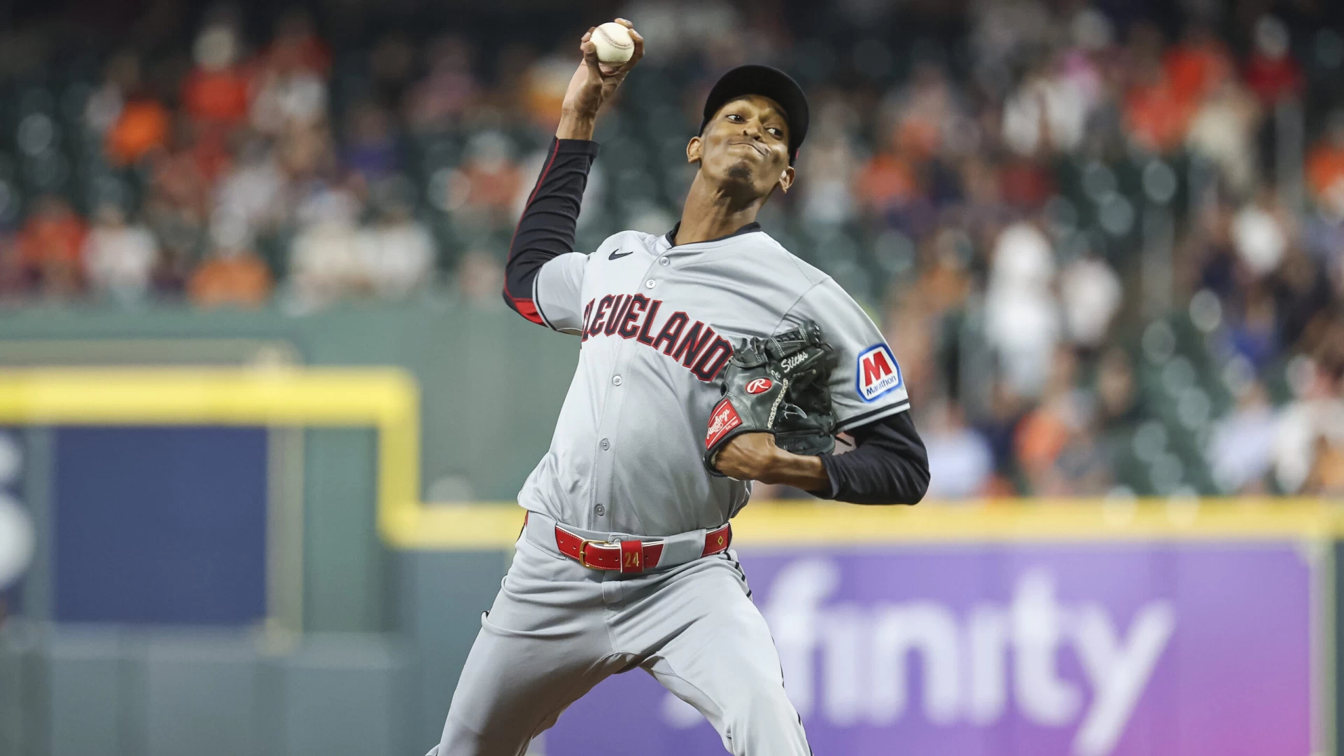 Guardians Edge Astros 3-2 in Extra Innings Thriller