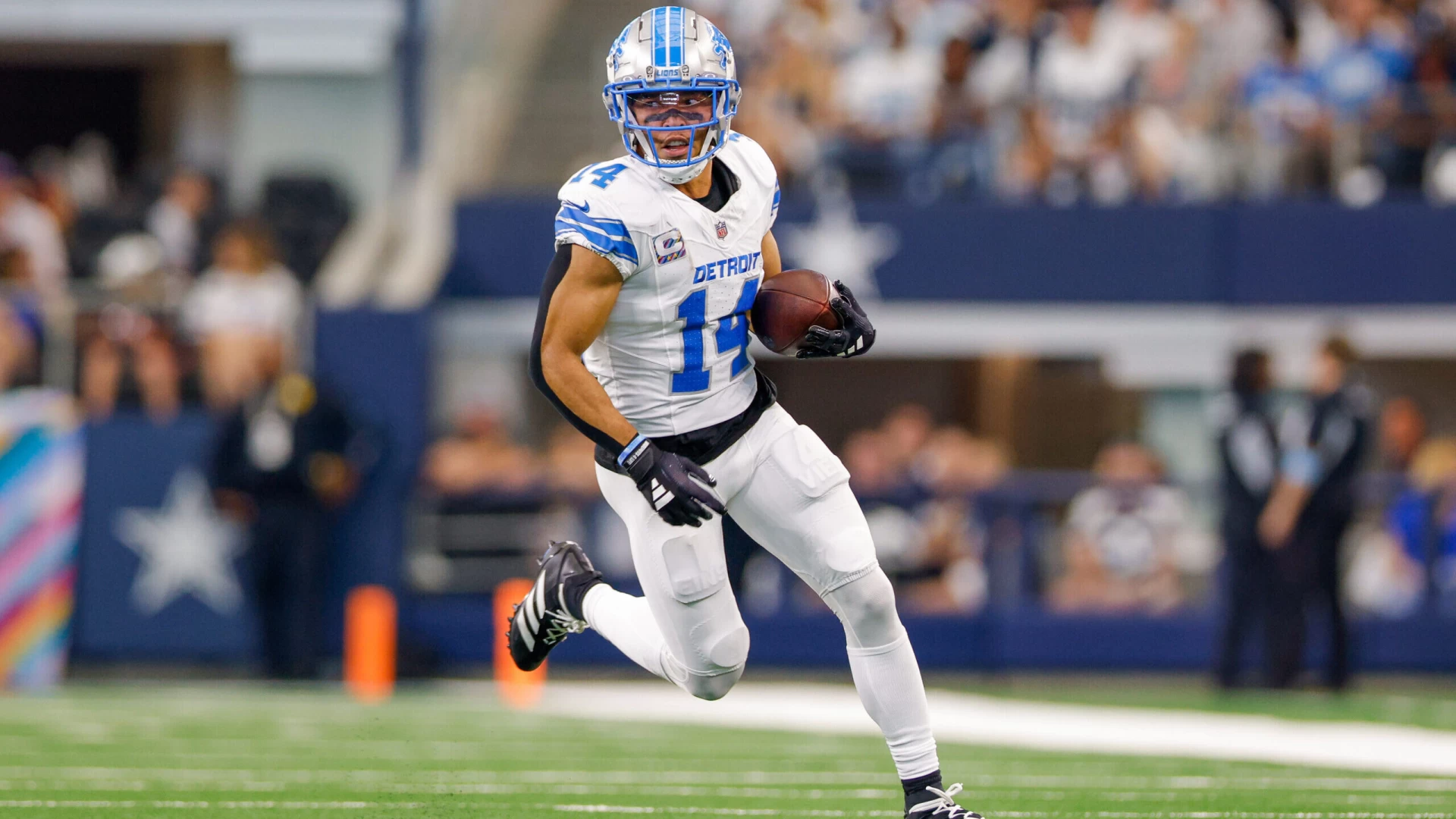 Lions Poised to Dethrone Vikings in Pivotal NFC North Battle