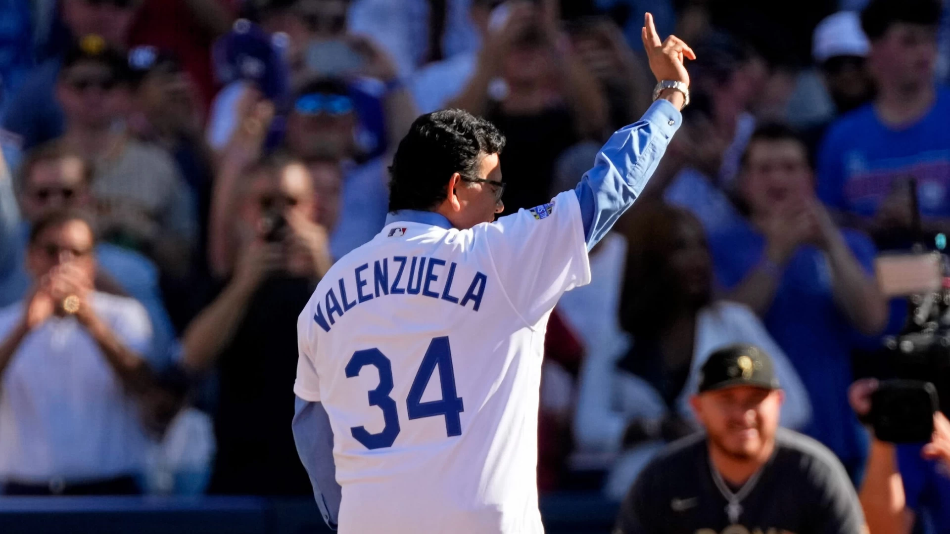 Former Dodgers Star Fernando Valenzuela Dies at 63