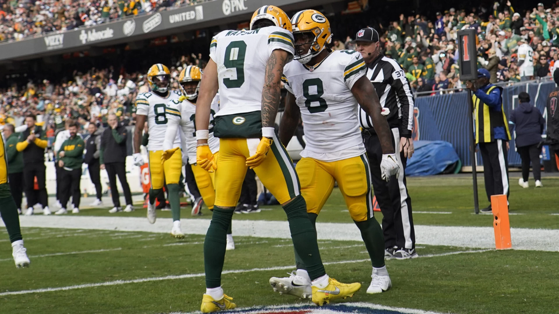 NFL Week 12 Betting: Packers Host Niners in Crucial NFC Tilt