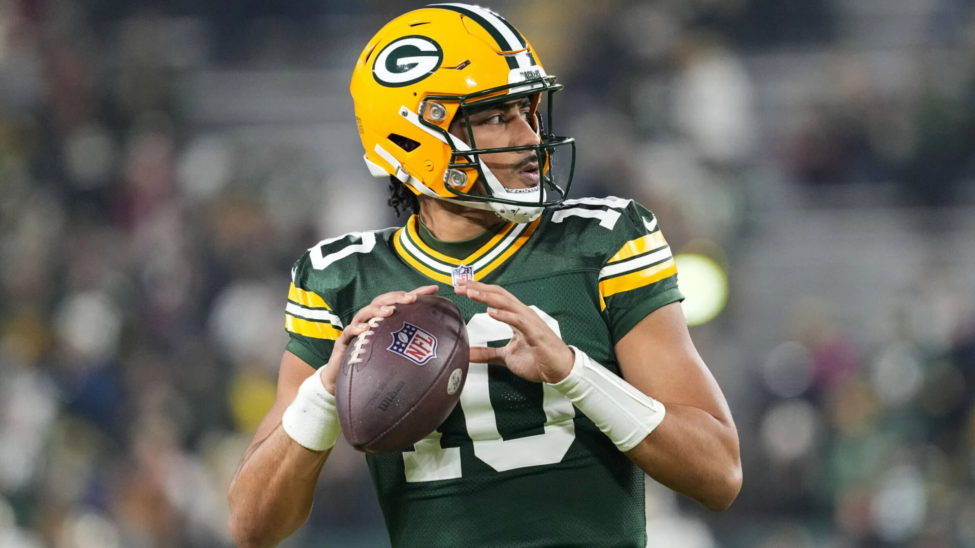 Week 17 NFL Betting Guide: Best Bet, Prop, Predictions for Sunday & Monday Games