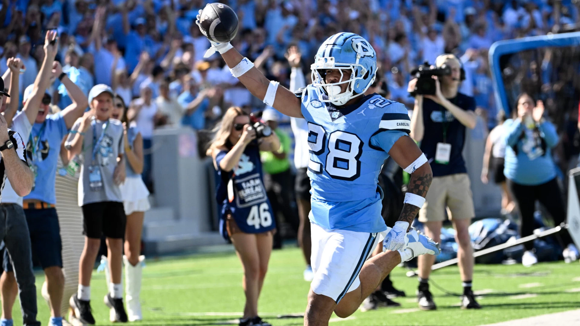 Chargers Go Off-Script, Select RB Omarion Hampton 22nd Overall