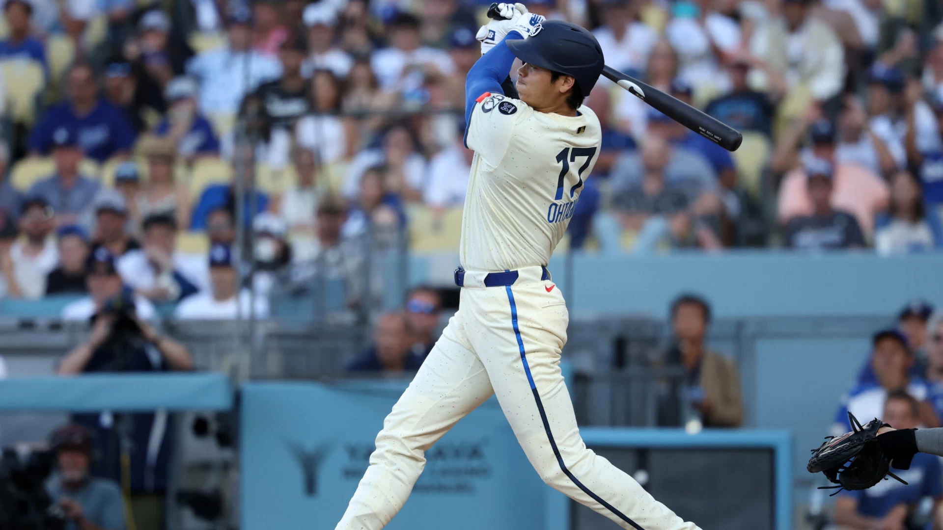 Astros vs Dodgers Odds, Line Movement, and Pitching Changes