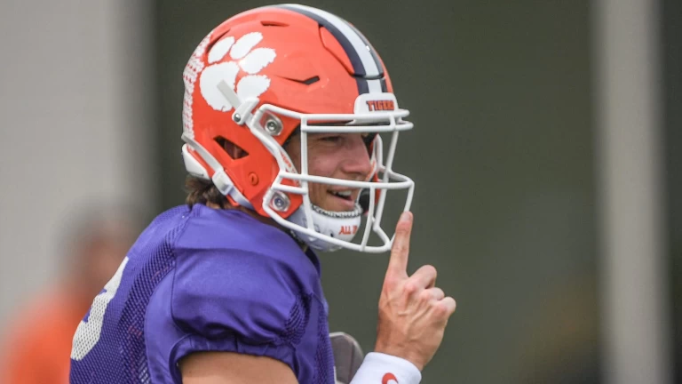 Ranking Every College Football Quarterback for the 2025 Season