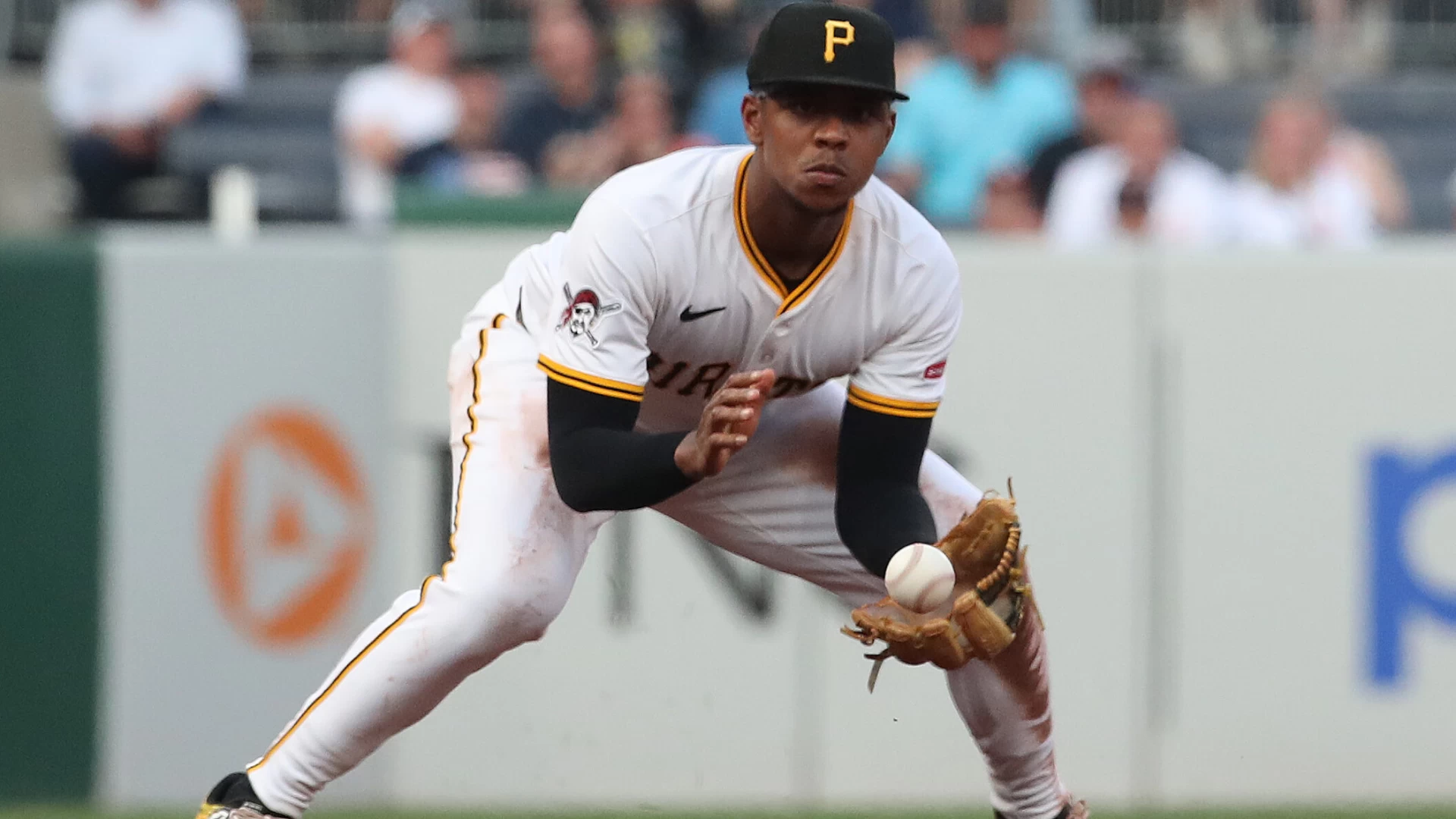 Pirates’ Ke’Bryan Hayes Comes With Complicated Trade Value