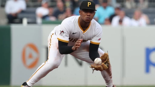 Pirates' Ke’Bryan Hayes Comes With Complicated Trade Value