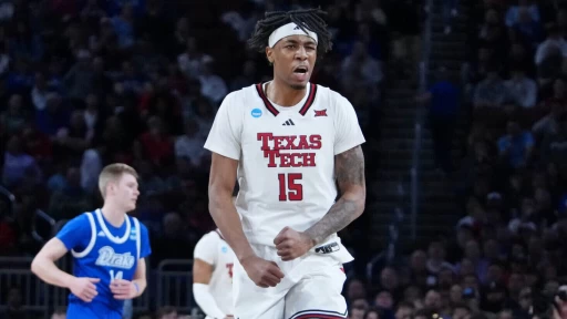 Top 100 Men's College Basketball NIL Ranks: JT Toppin Topping All