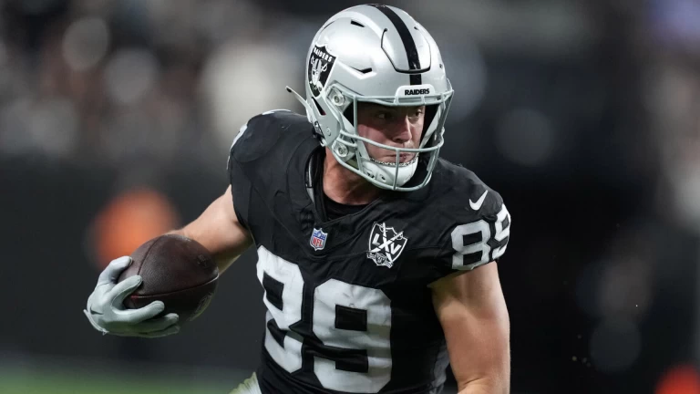 Elite Tight Ends to Target in 2025 Fantasy Football & NFL Betting