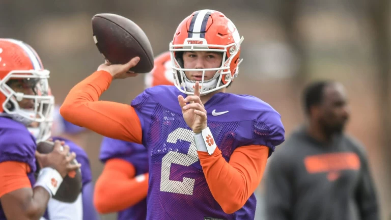 Ranking the Top 10 Power Four Quarterbacks: Manning, Beck or Klubnik?