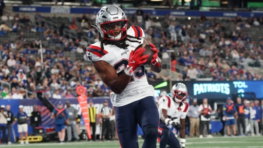 10 NFL Veterans Who Might Not Survive Final Roster Cuts