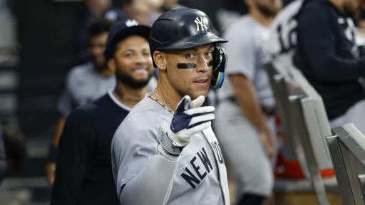 MLB: Top 7 Outfielders in Baseball - No. 7 Will Surprise You