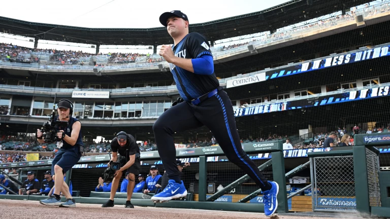 Top 7 Starting Pitchers for the 2025 Baseball Season