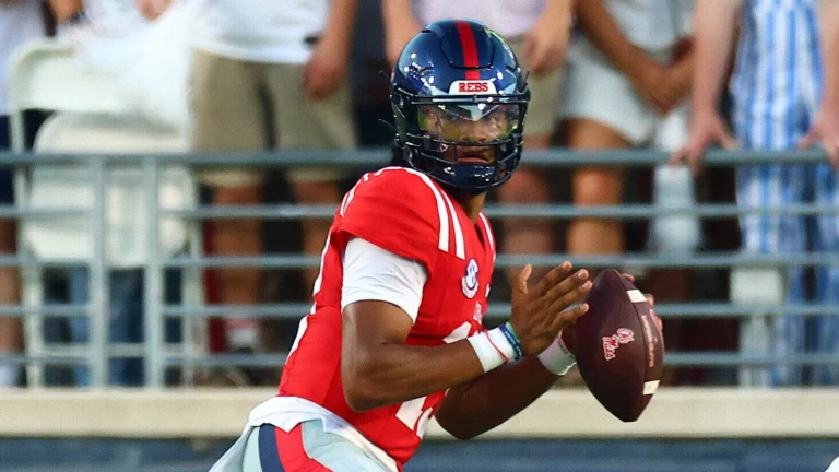 12-Team College Football Playoff Bracket Based on ESPN’s Projections