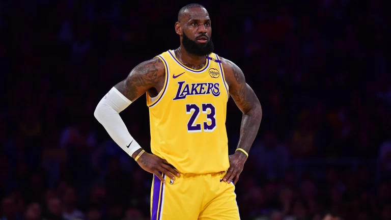 Carton Hands LeBron James the “Narcissism & Egotism Award”