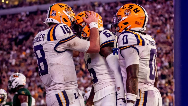 12-Team College Football Playoff Bracket Based on AP Poll