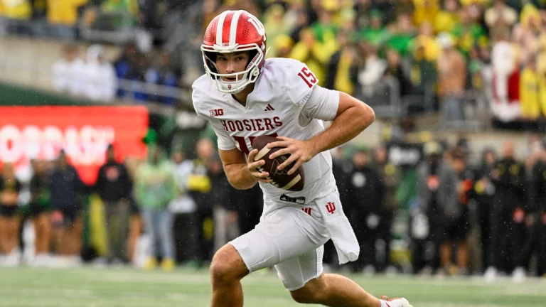 College Football: Ranking All 18 Big Ten Quarterbacks by ESPN's QBR
