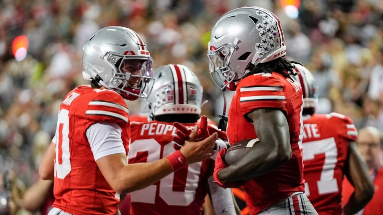 ESPN Ranks College Football's 6 Unbeaten Teams From Most to Least Likely to Win Out