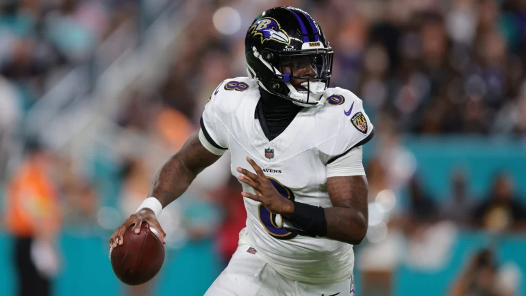 Power Ranking the Top 10 NFL Quarterbacks Right Now After Week 9