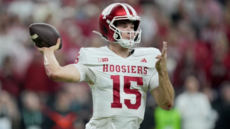 College Football AP Poll Update: 8 Teams Rise, Top 3 Shake Up