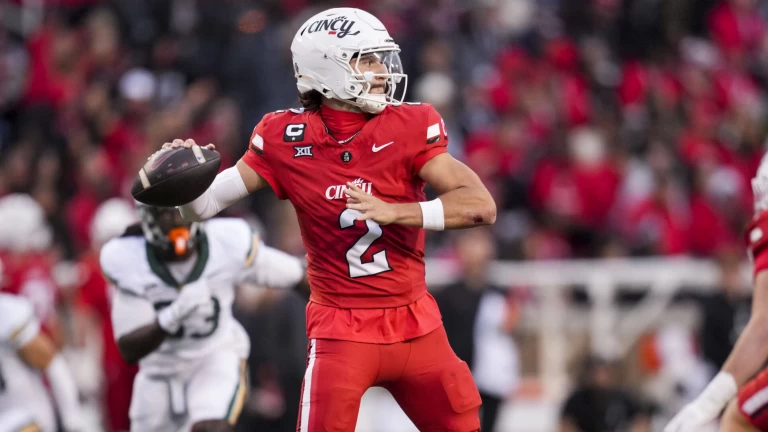 Top 12 Players Who Entered the College Football Transfer Portal on Monday