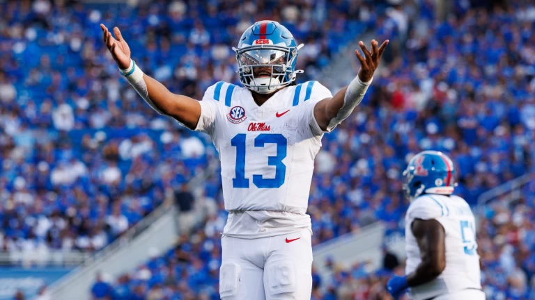 Top 35 Quarterbacks Who Entered the College Football Transfer Portal